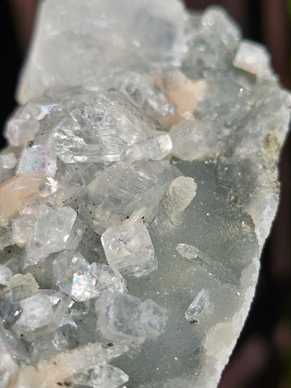 Apophyllite et Stilbite sur Calcédoine bleue AC19