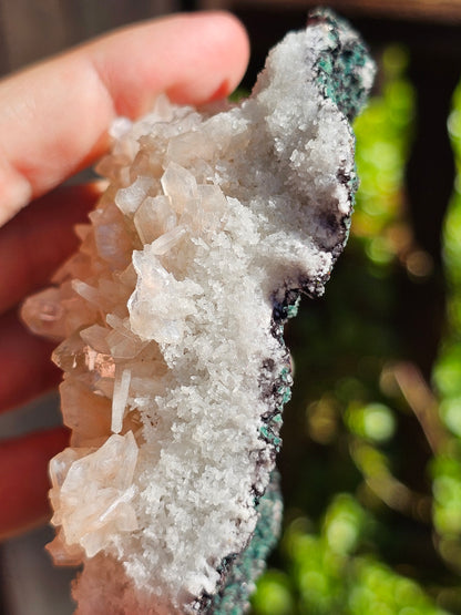 Apophyllite, Apophyllite verte, Stilbite sur Calcédoine blanche S