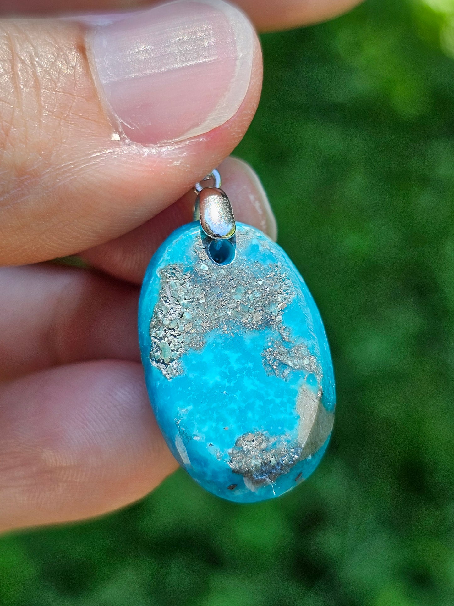 Pendentif en Turquoise avec inclusions de Pyrite T8