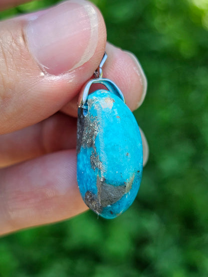 Pendentif en Turquoise avec inclusions de Pyrite T8