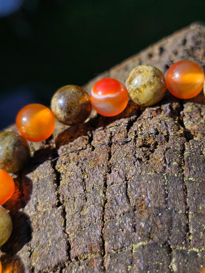 Bracelet Cornaline et grenat grossulaire (grenat vert) 8mm