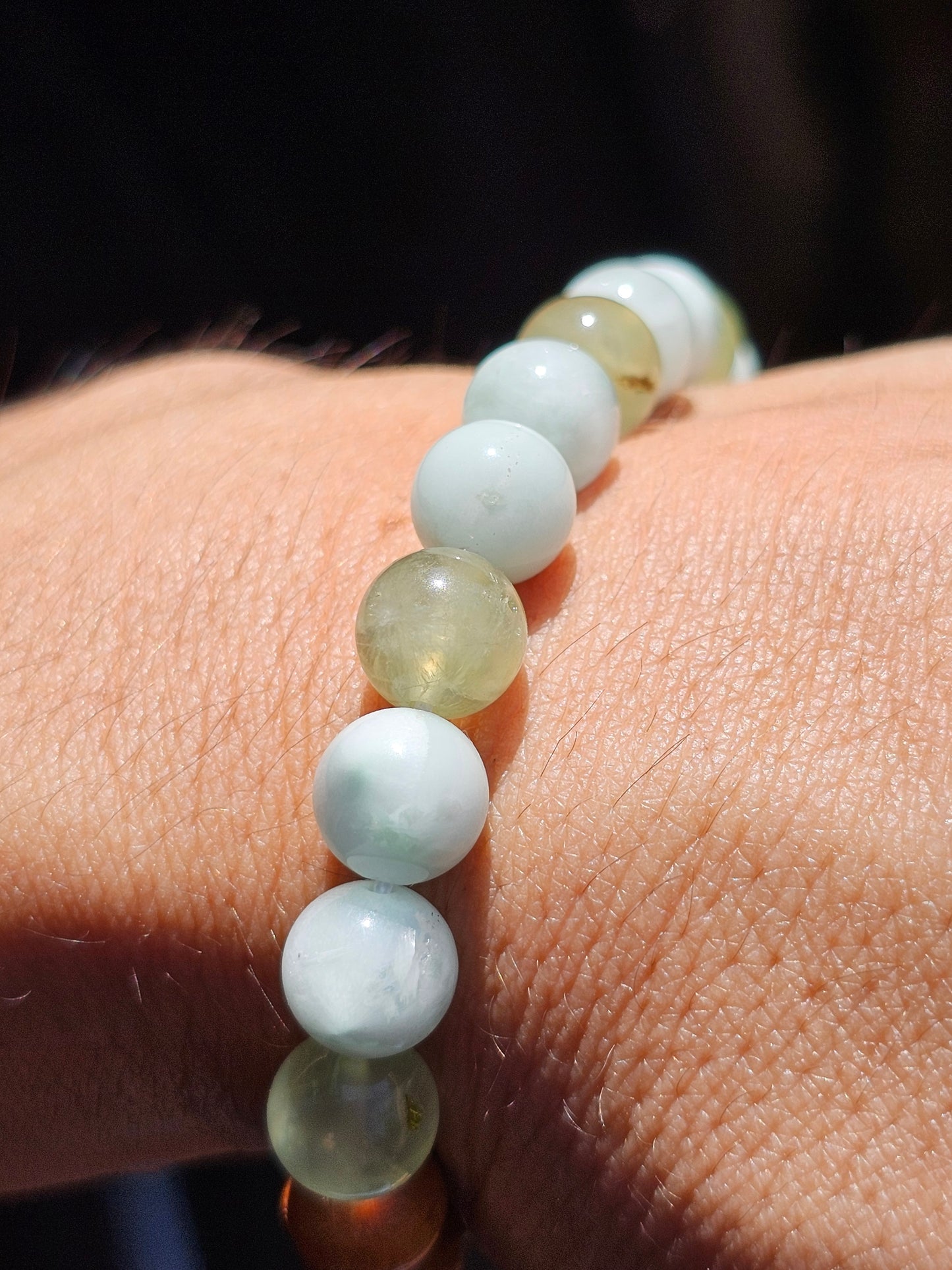 Bracelet réglable en Garniérite (pierre de lune verte), Prehnite et bois