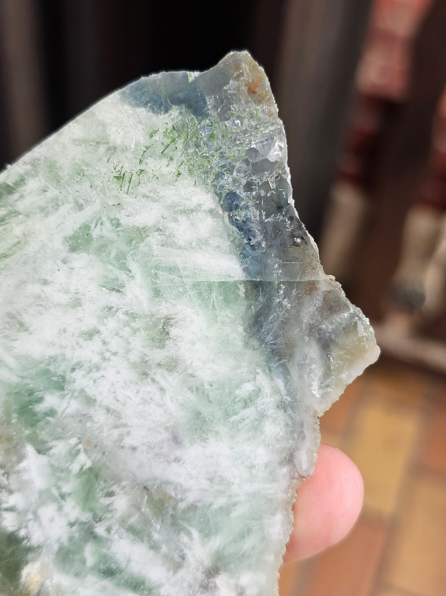 Tranche de Fluorite snowflake (ou feather) F7