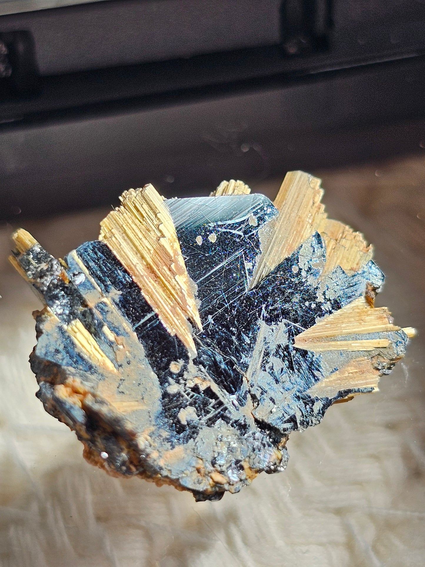 Rutile sur hématite RH7