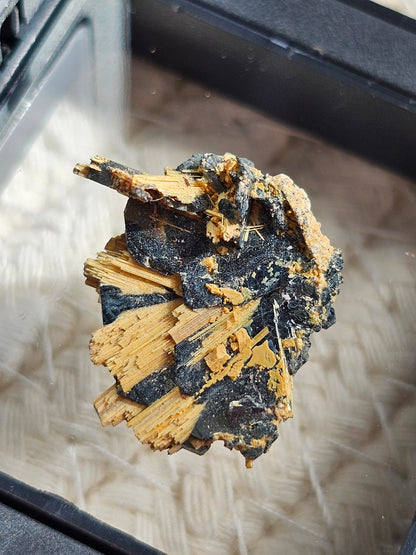 Rutile sur hématite RH7