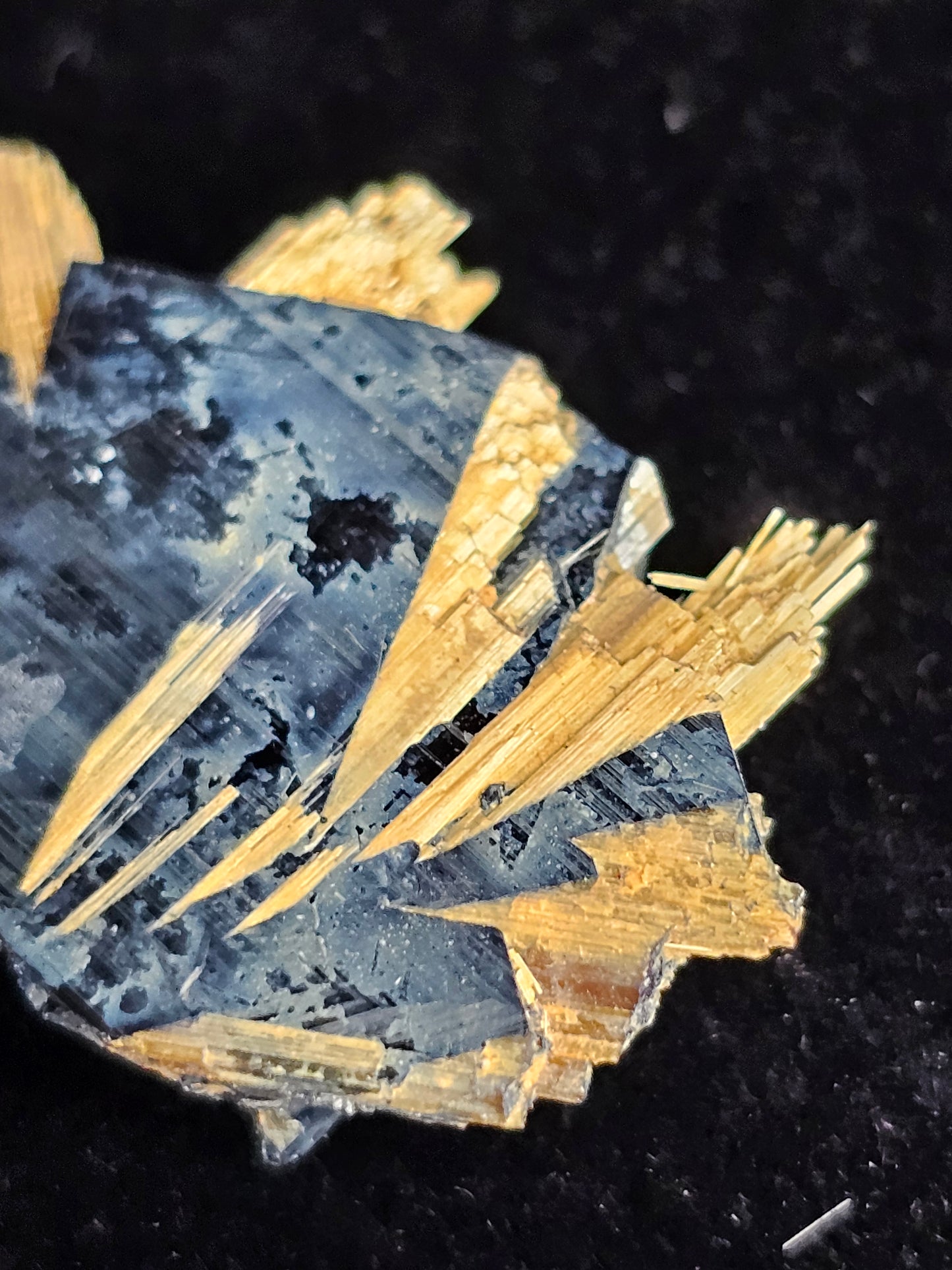 Rutile sur hématite RH5