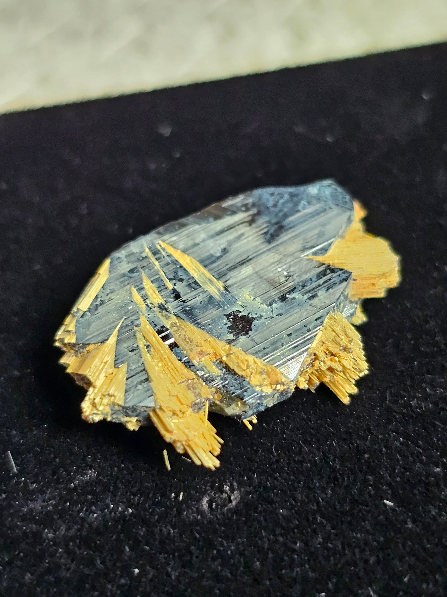 Rutile sur hématite RH5