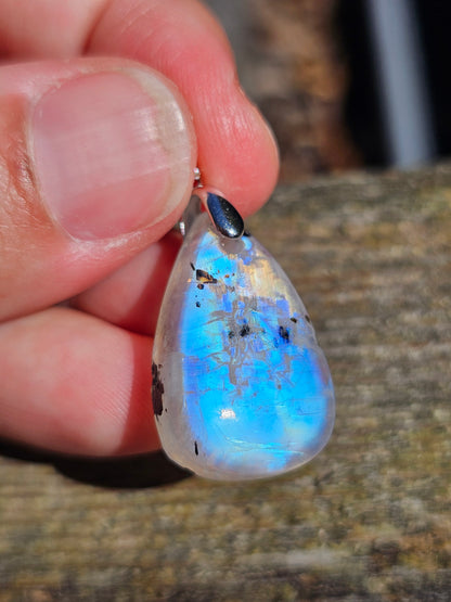 Pendentif en Labradorite blanche L2