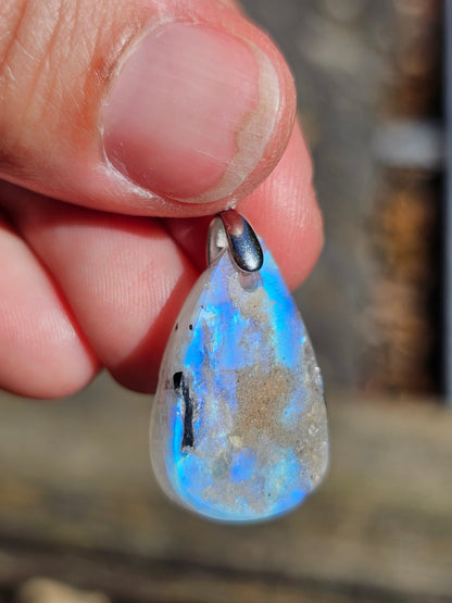 Pendentif en Labradorite blanche L2