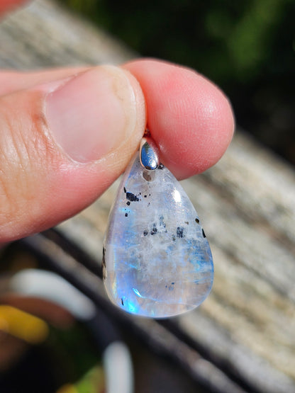 Pendentif en Labradorite blanche L2