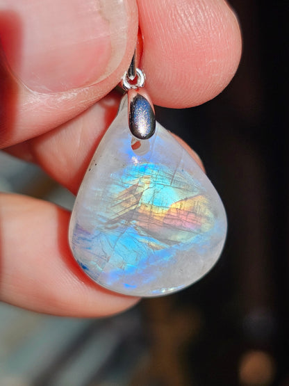 Pendentif en Labradorite blanche L4