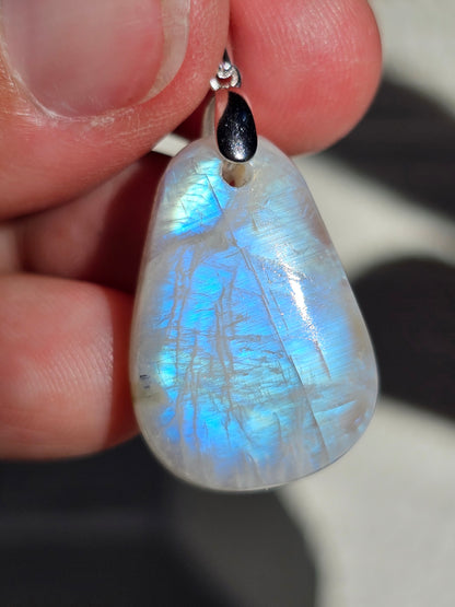 Pendentif en Labradorite blanche L6