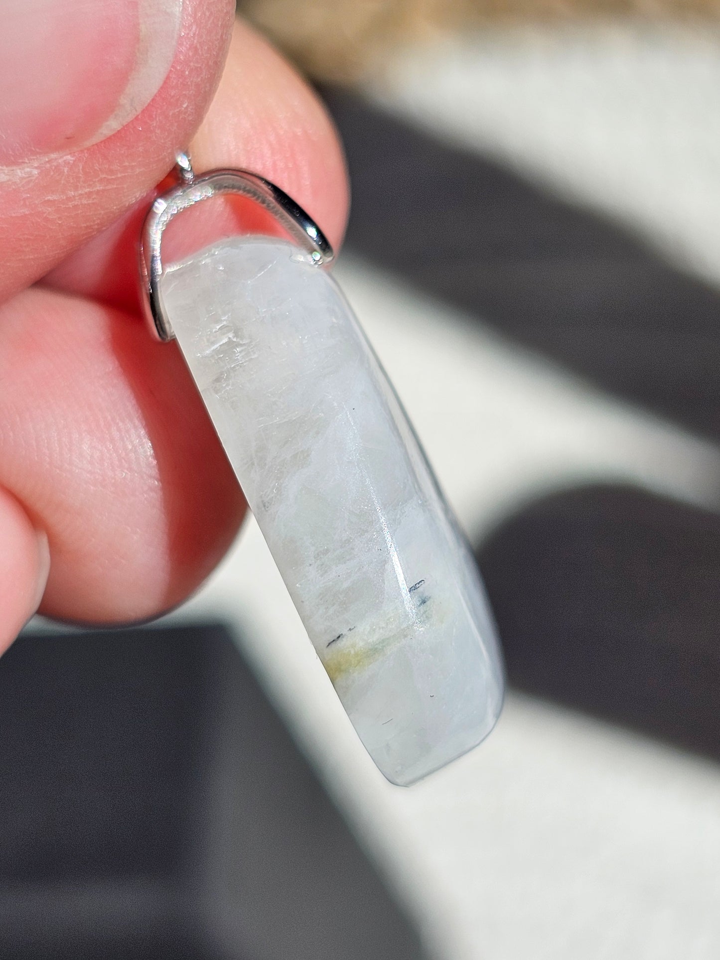 Pendentif en Labradorite blanche L6