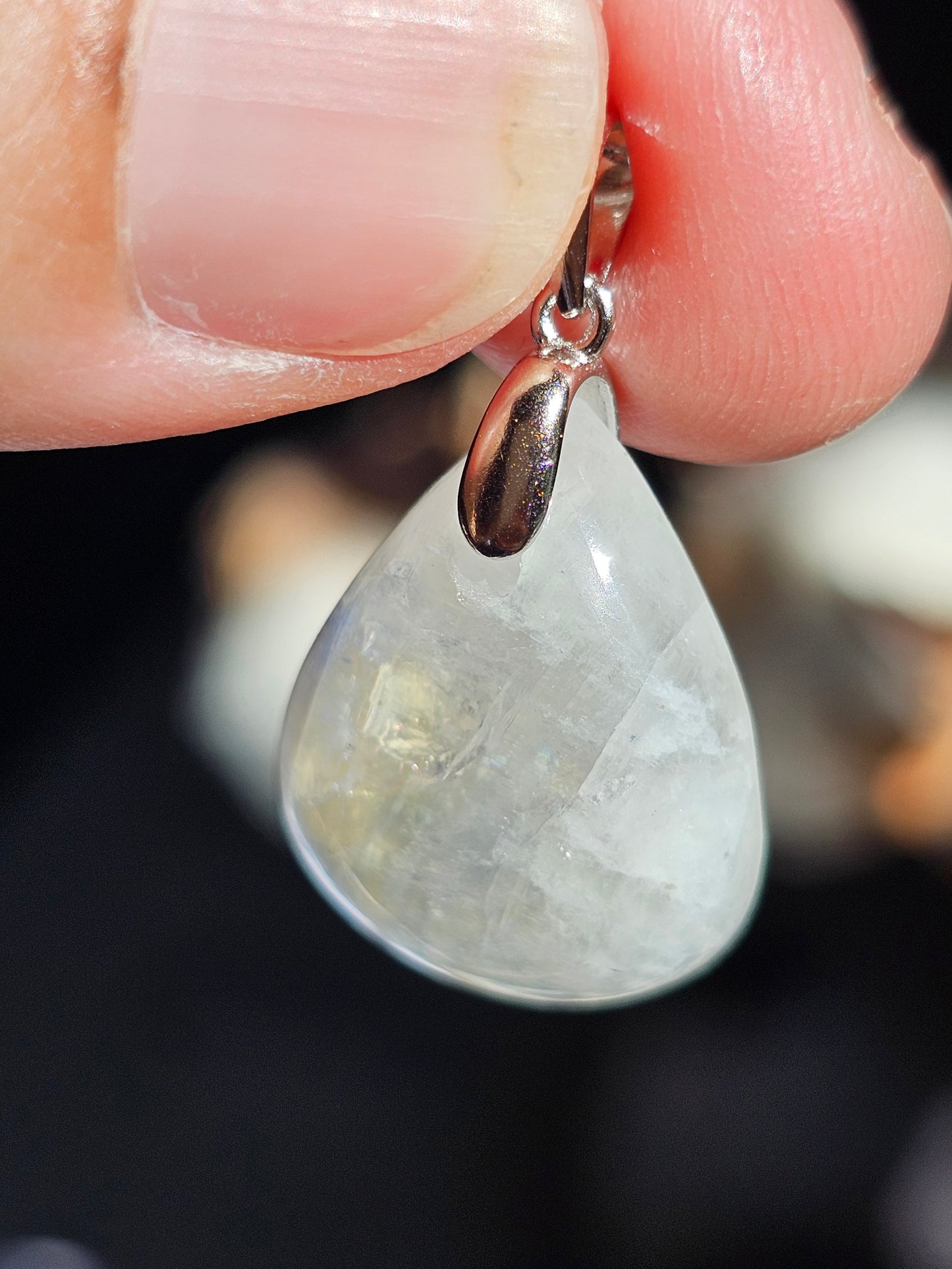 Pendentif en Labradorite blanche L8