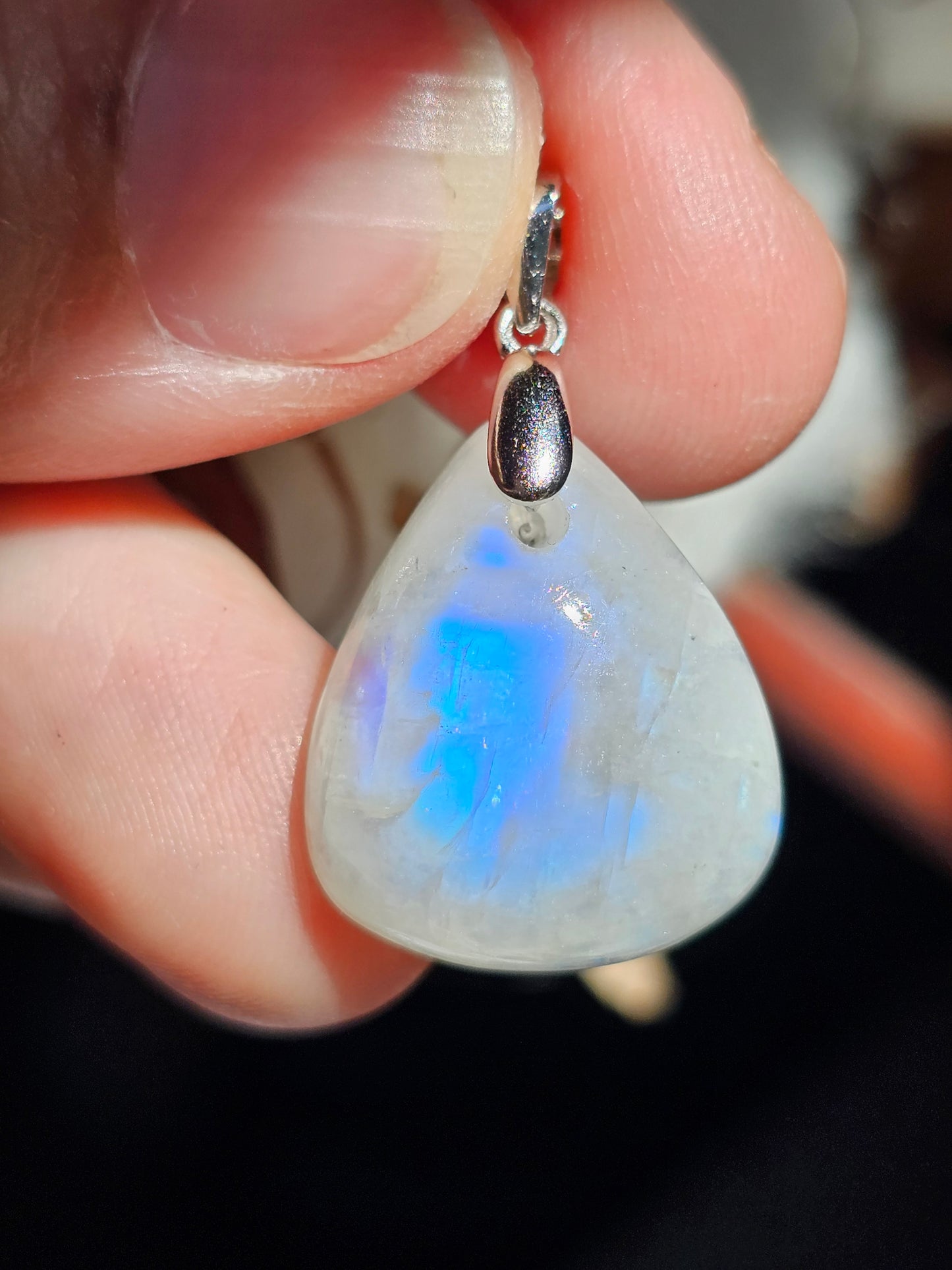 Pendentif en Labradorite blanche L8