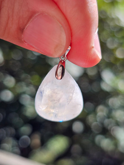 Pendentif en Labradorite blanche L8