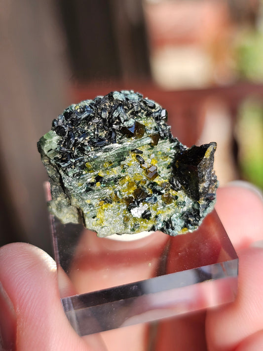 Mélange grenat, épidote et diopside n°1