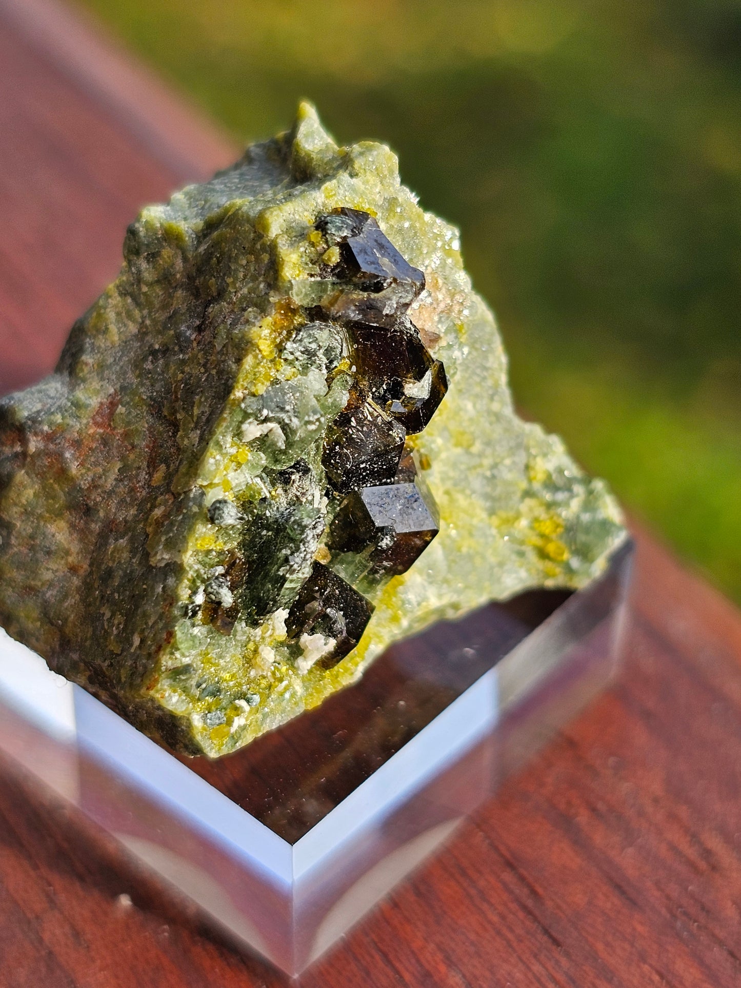 Mélange grenat, épidote et diopside n°9