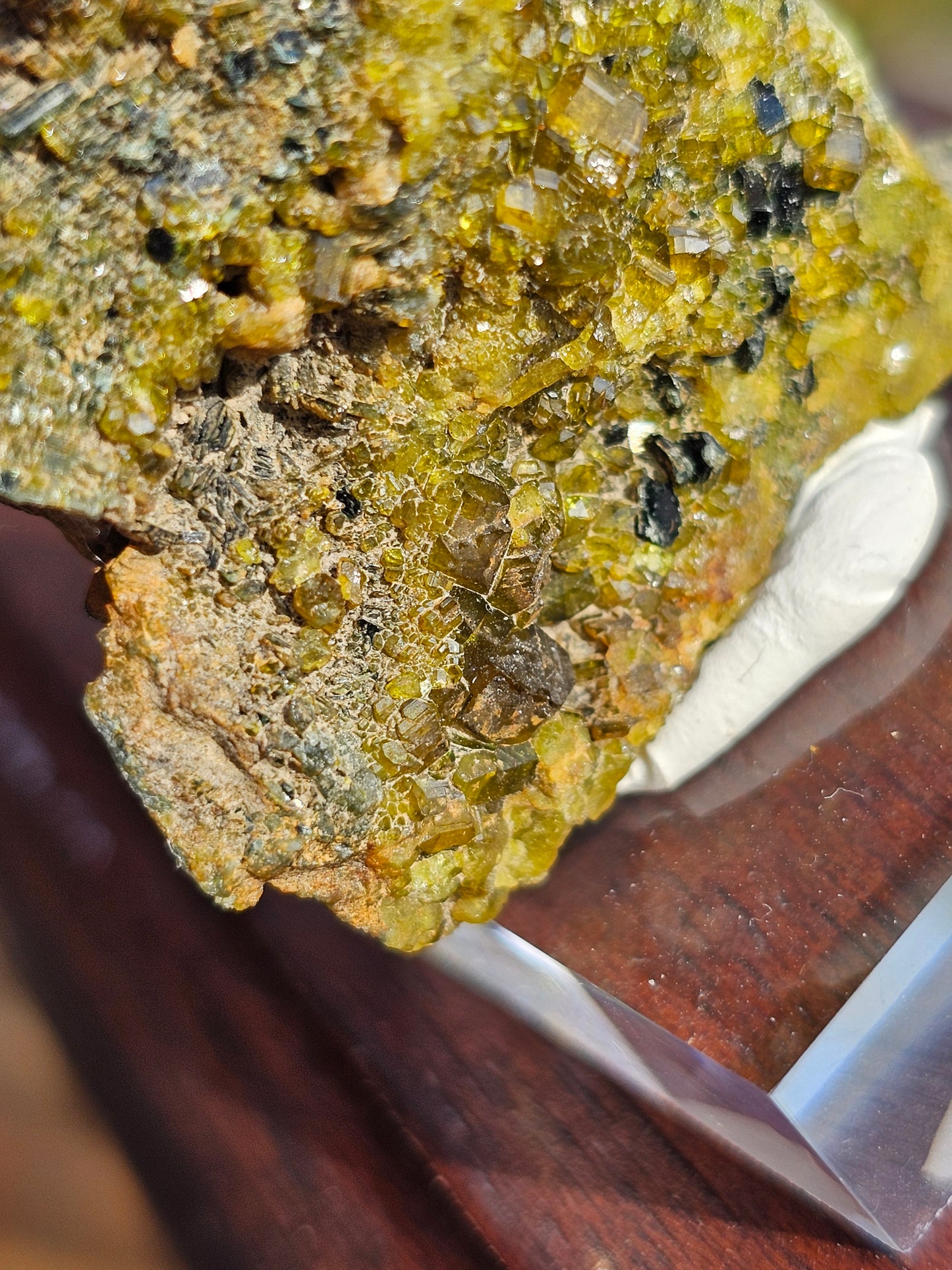 Mélange grenat, épidote et diopside n°11