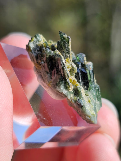 Mélange grenat, épidote et diopside n°12