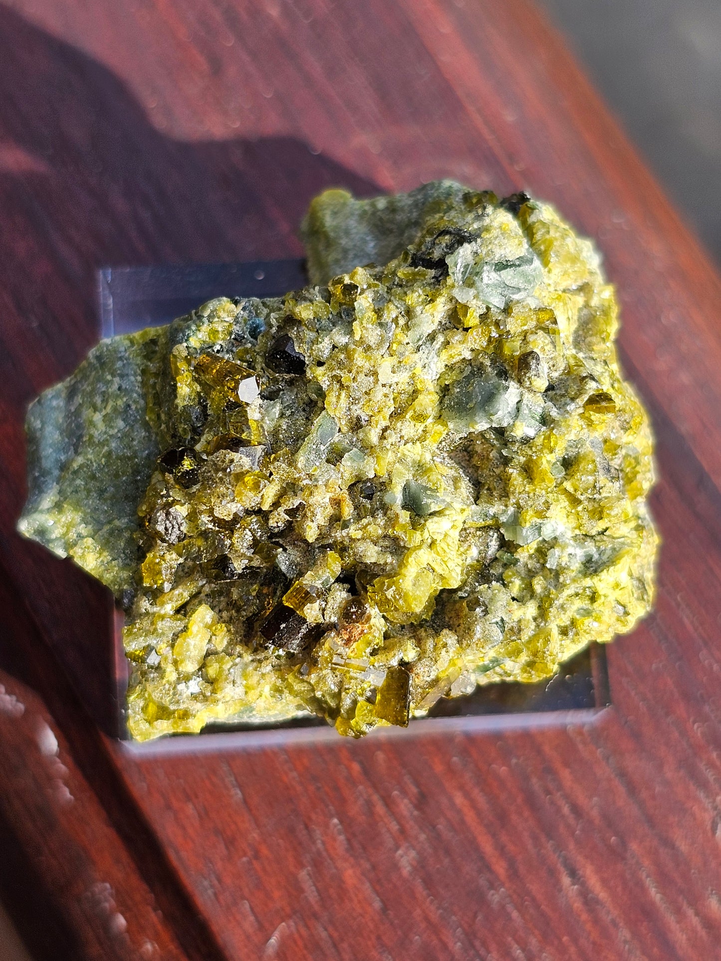 Mélange grenat, épidote et diopside n°13