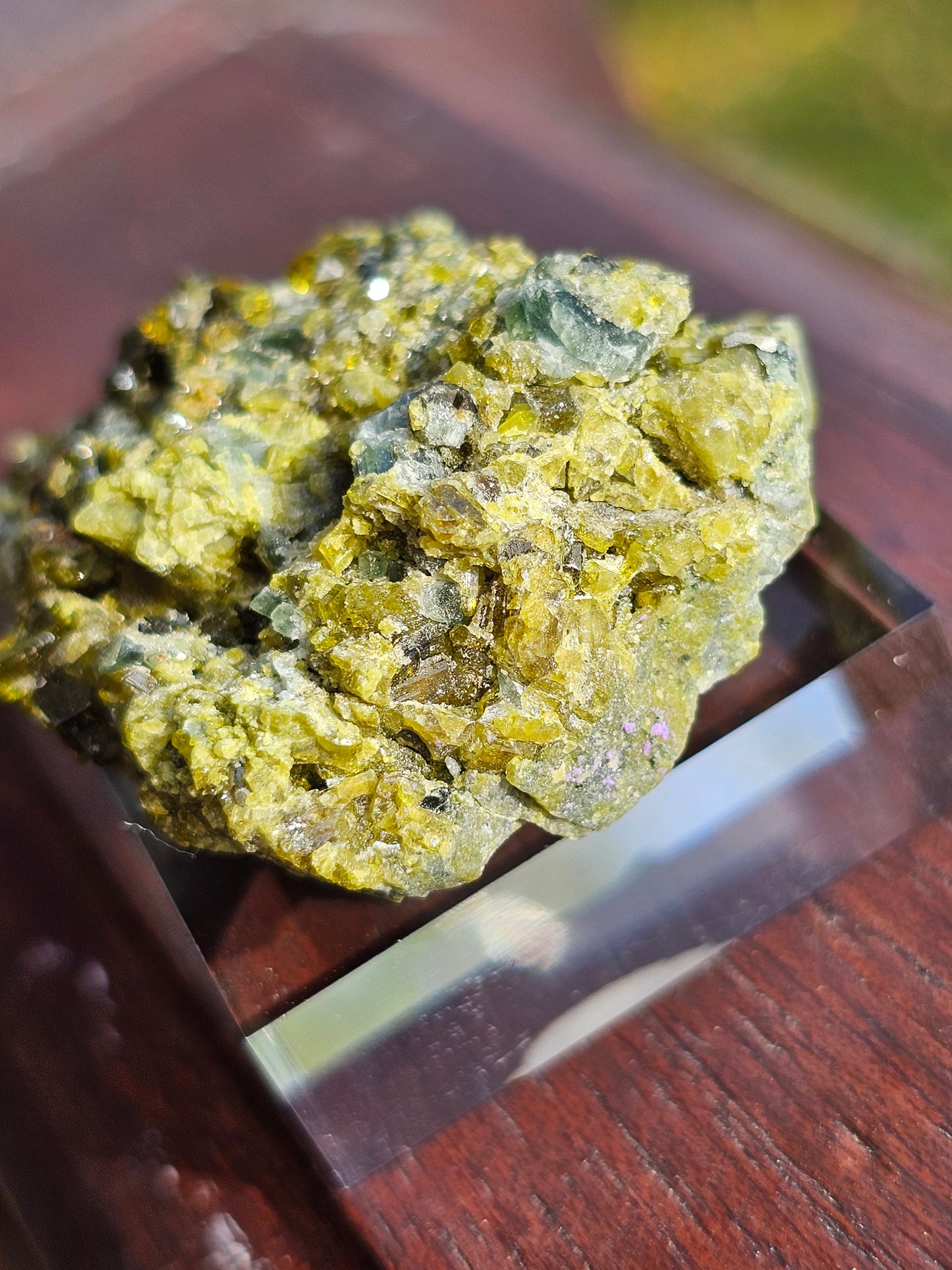 Mélange grenat, épidote et diopside n°13