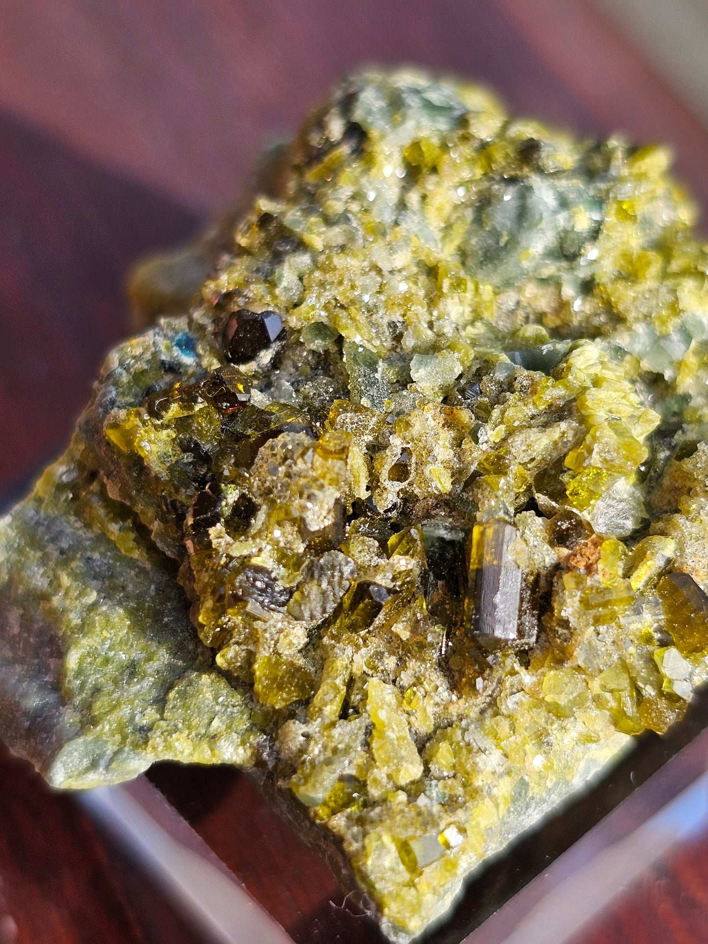 Mélange grenat, épidote et diopside n°13