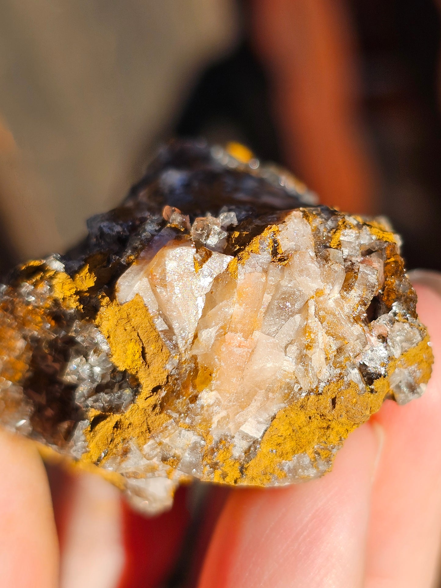 Quartz et Goethite sur Baryte C