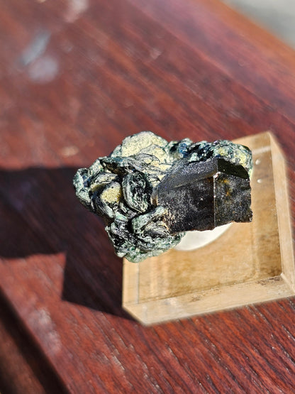 Mélange grenat, épidote et diopside n°16