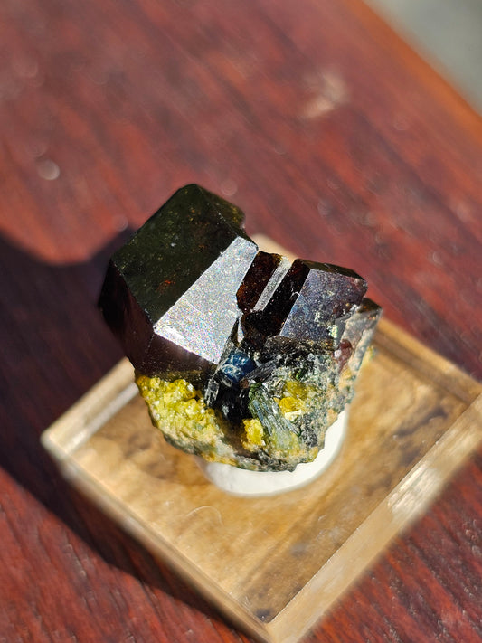 Mélange grenat, épidote et diopside n°19