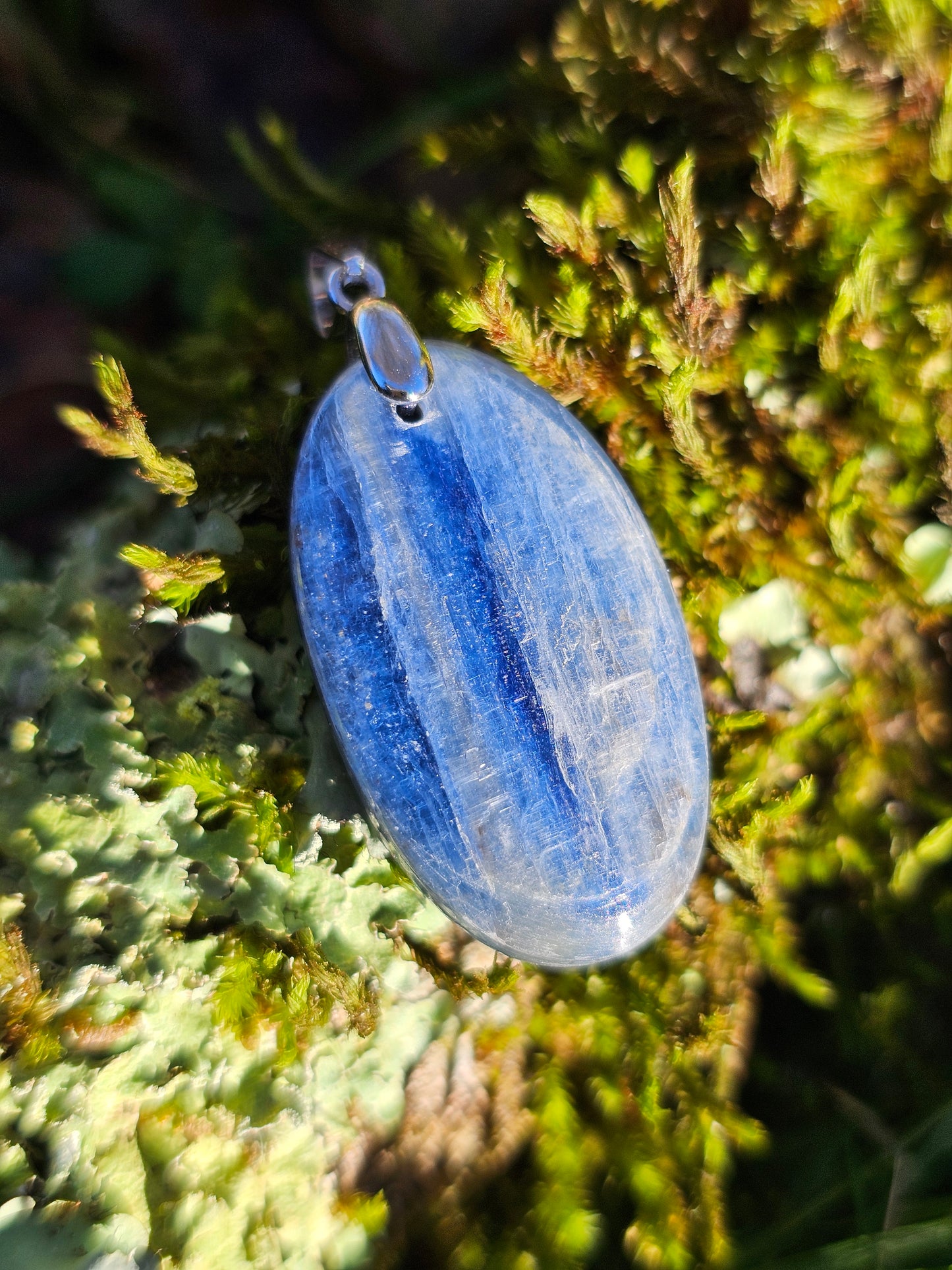 Pendentif en Cyanite naturelle CY2