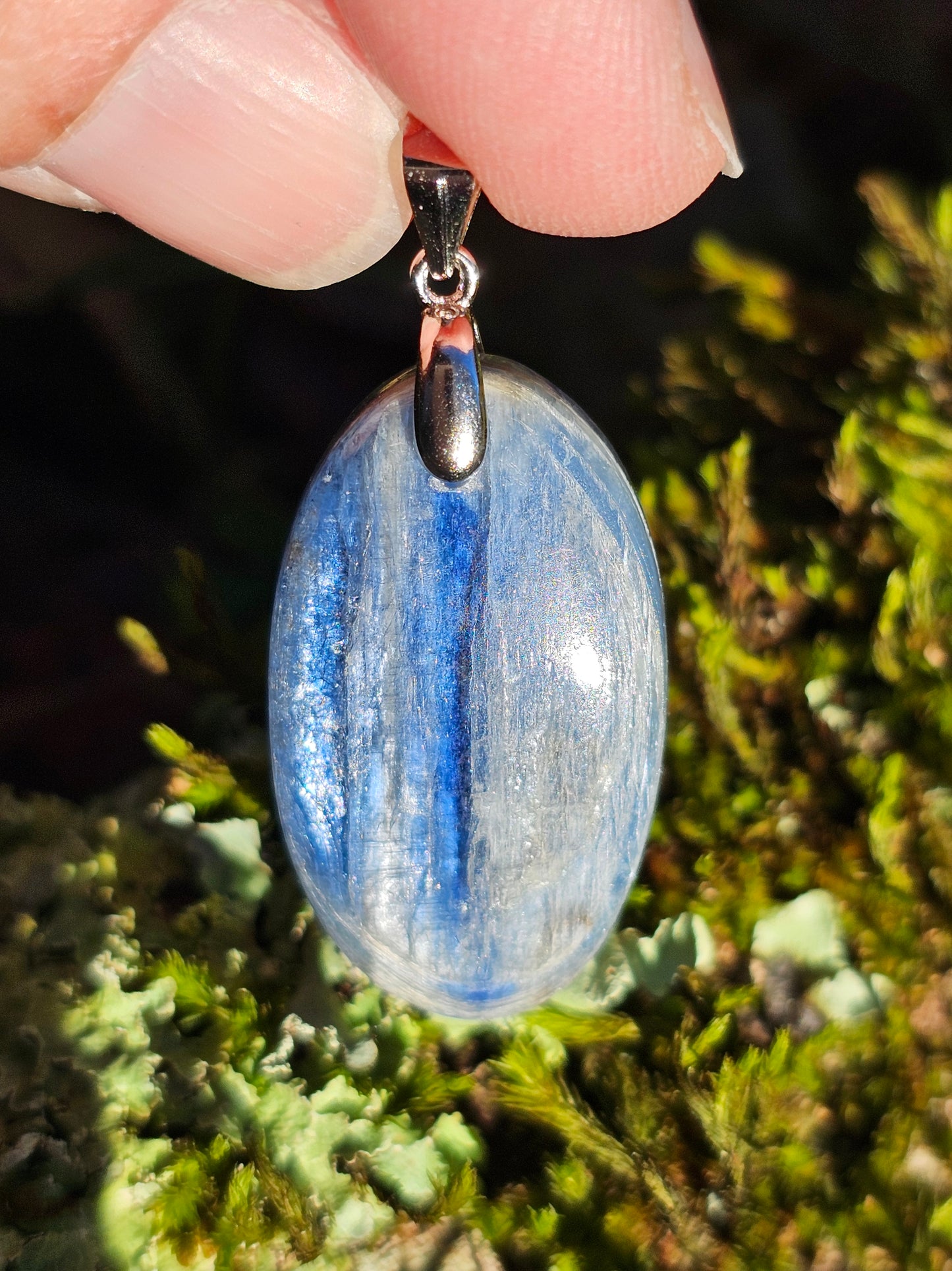 Pendentif en Cyanite naturelle CY2