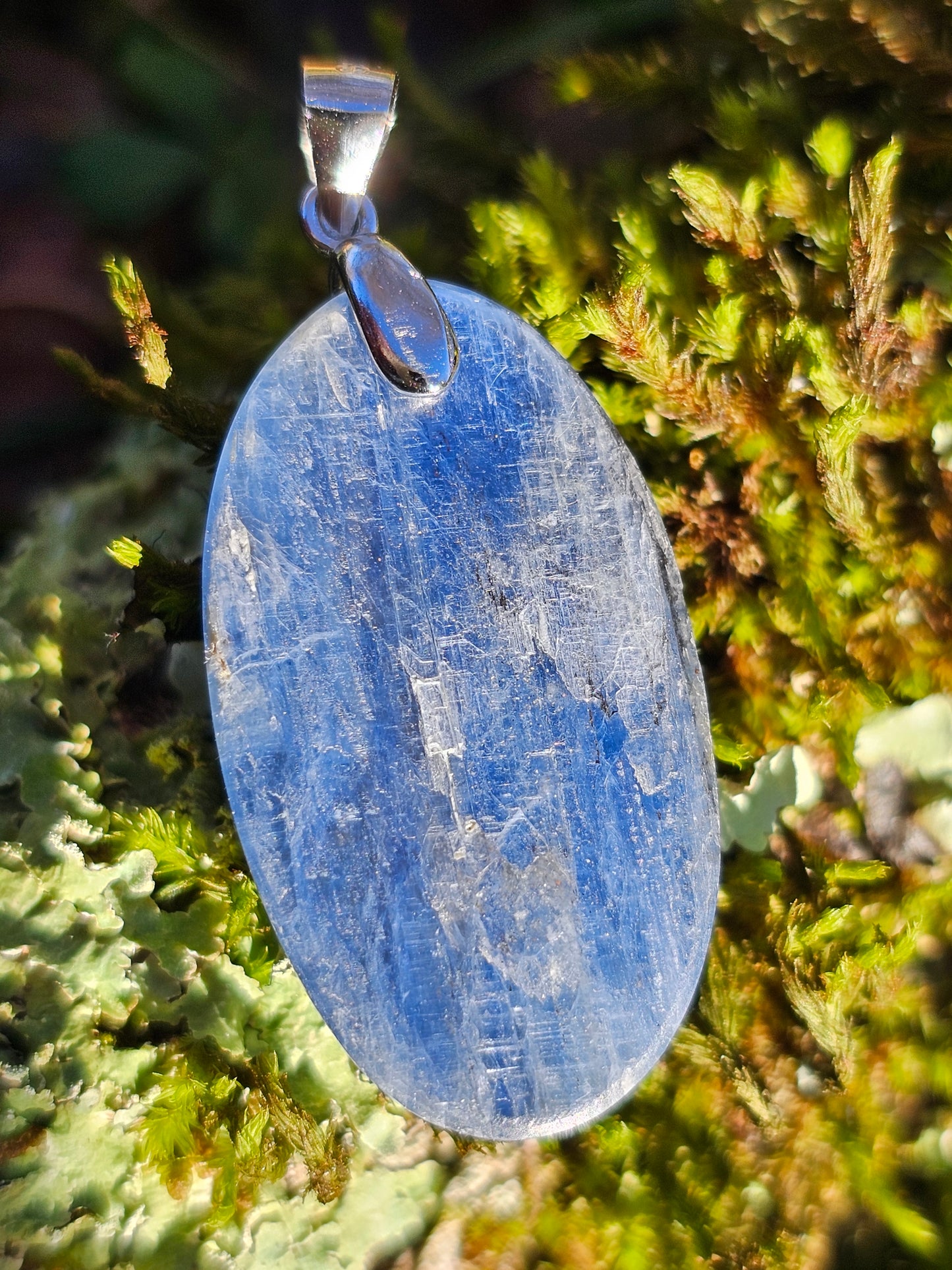 Pendentif en Cyanite naturelle CY2