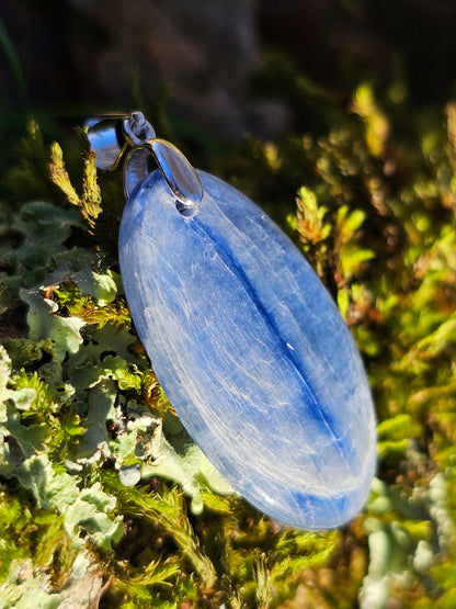 Pendentif en Cyanite naturelle CY4