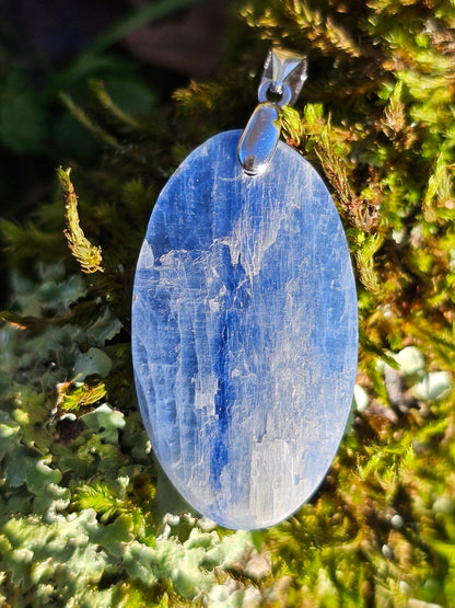 Pendentif en Cyanite naturelle CY4