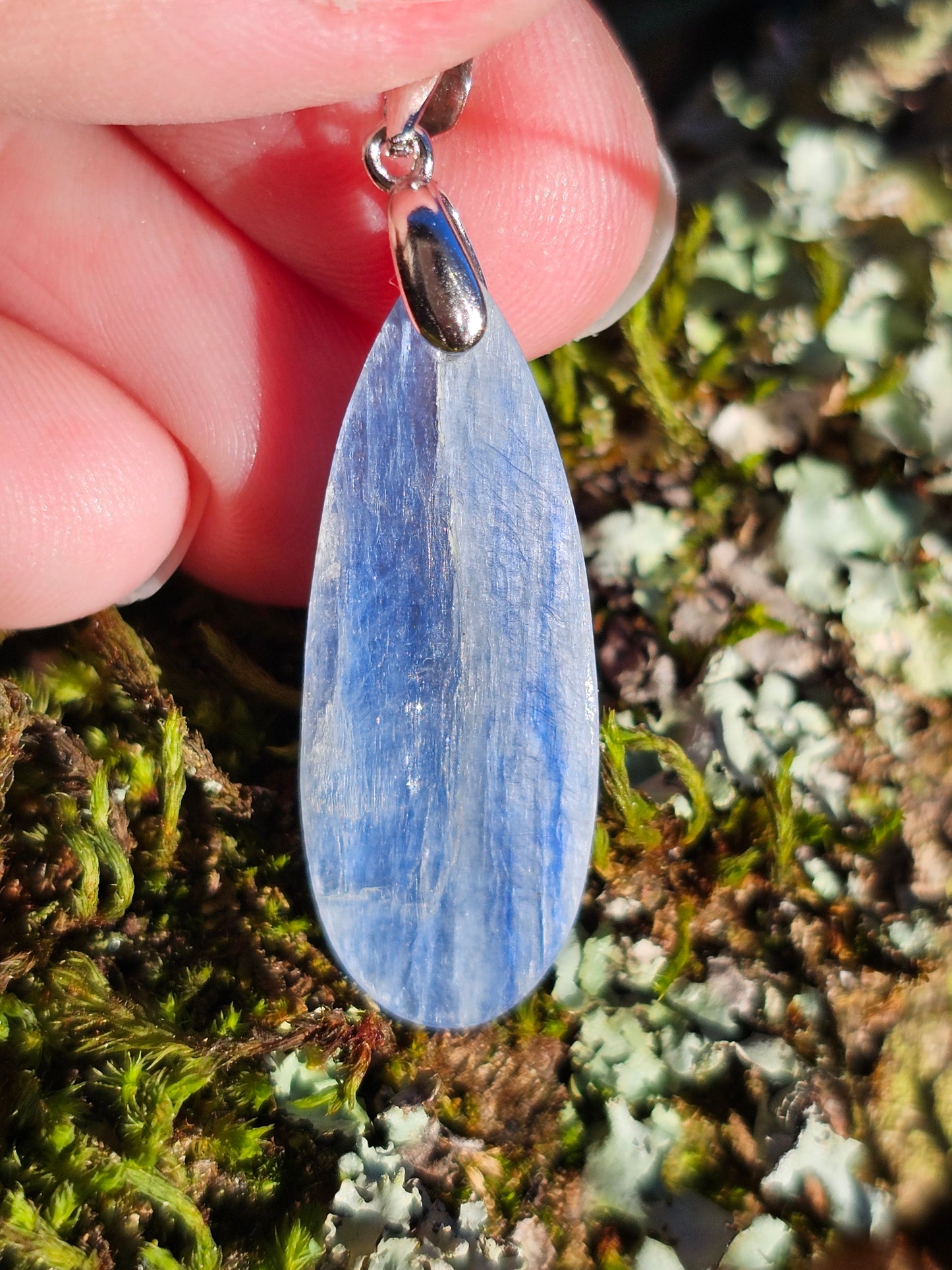 Pendentif en Cyanite naturelle CY6