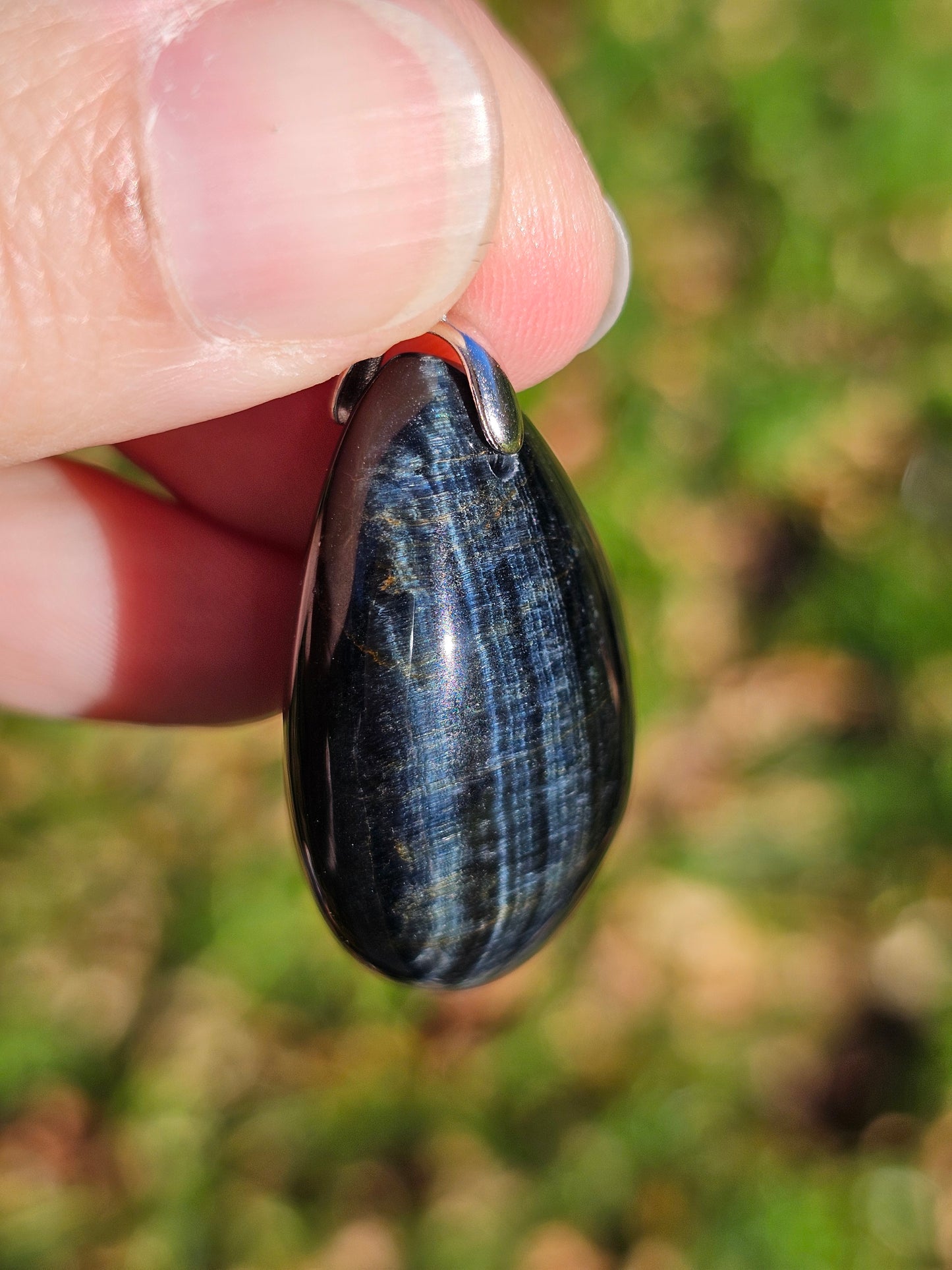 Pendentif en Œil de faucon B