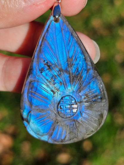 Pendentif Labradorite sculptée n°1