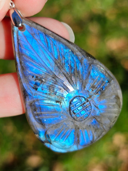 Pendentif Labradorite sculptée n°1