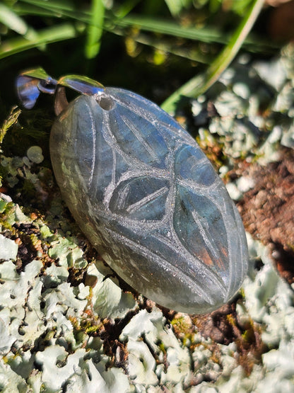 Pendentif Labradorite sculptée n°4