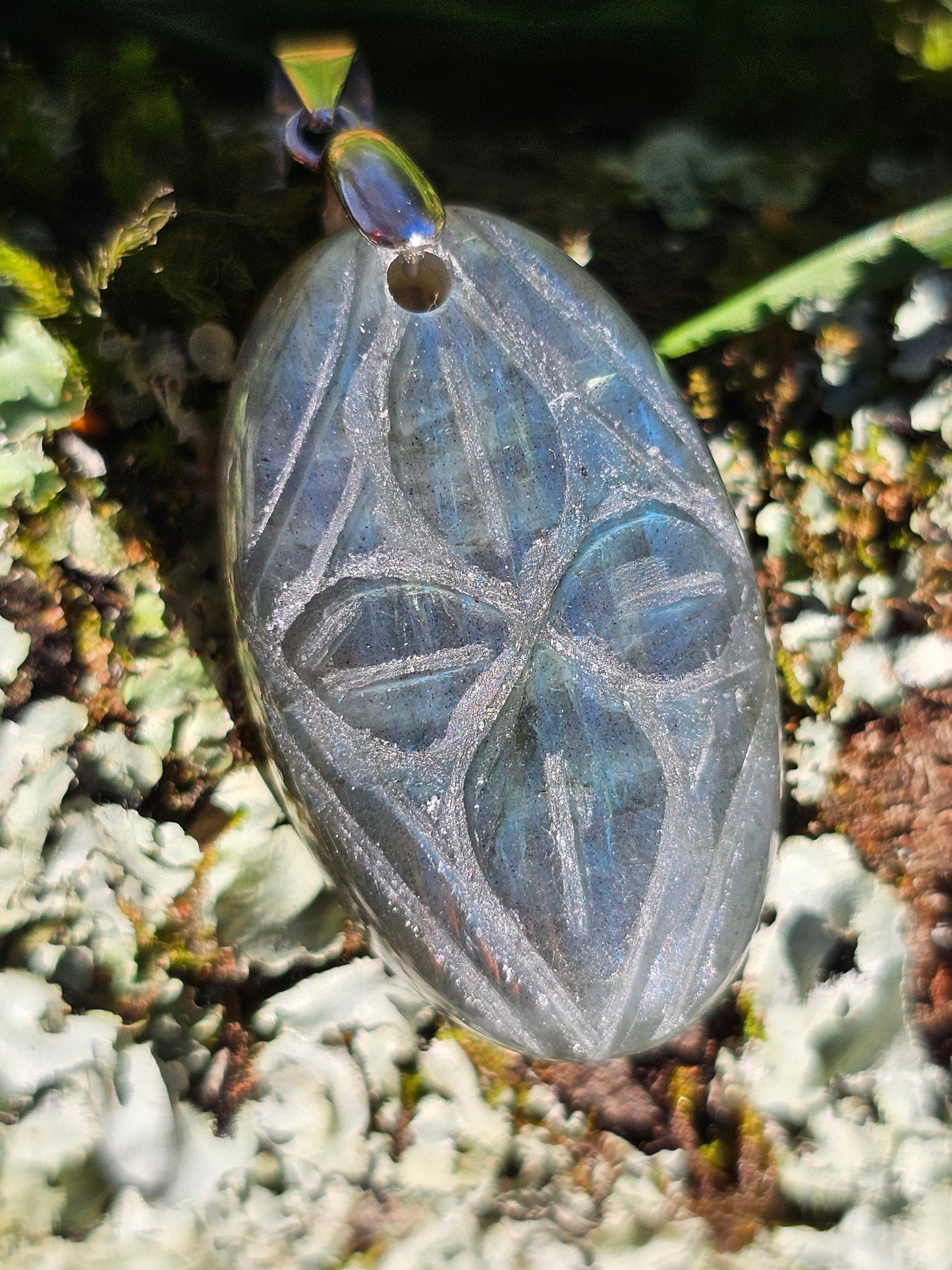 Pendentif Labradorite sculptée n°4