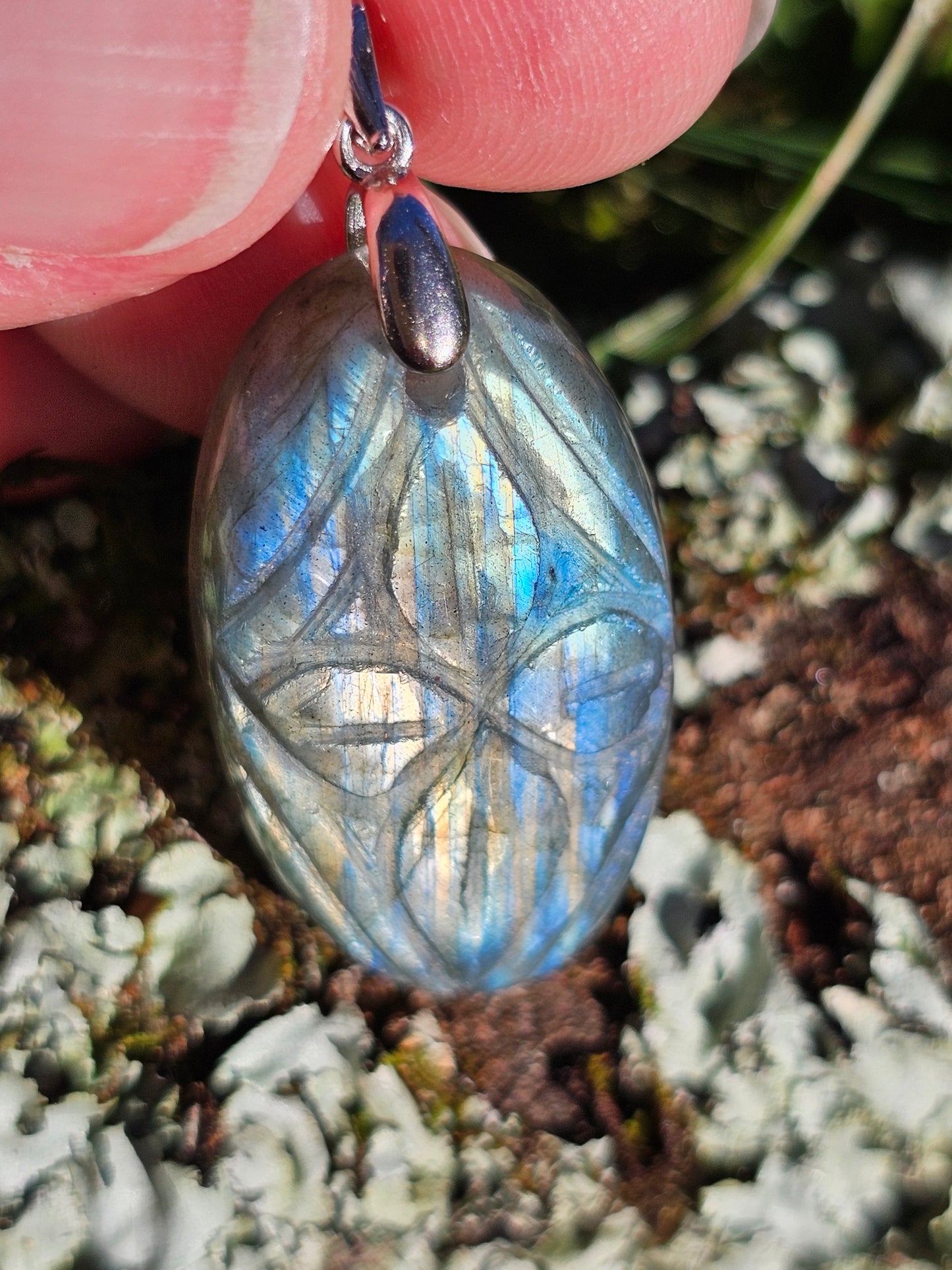 Pendentif Labradorite sculptée n°4