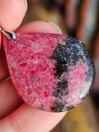 Pendentif en Rhodonite K