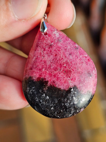 Pendentif en Rhodonite K