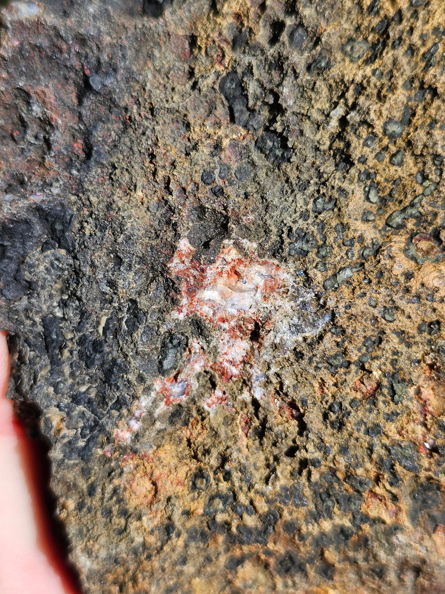 Superbe Géode d'Améthyste et Quartz hématoïde du Maroc