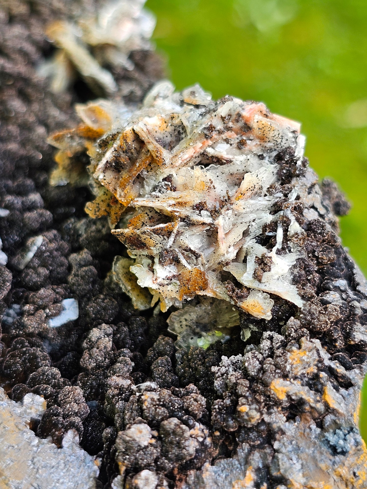 Grosse Goethite du Maroc avec Baryte
