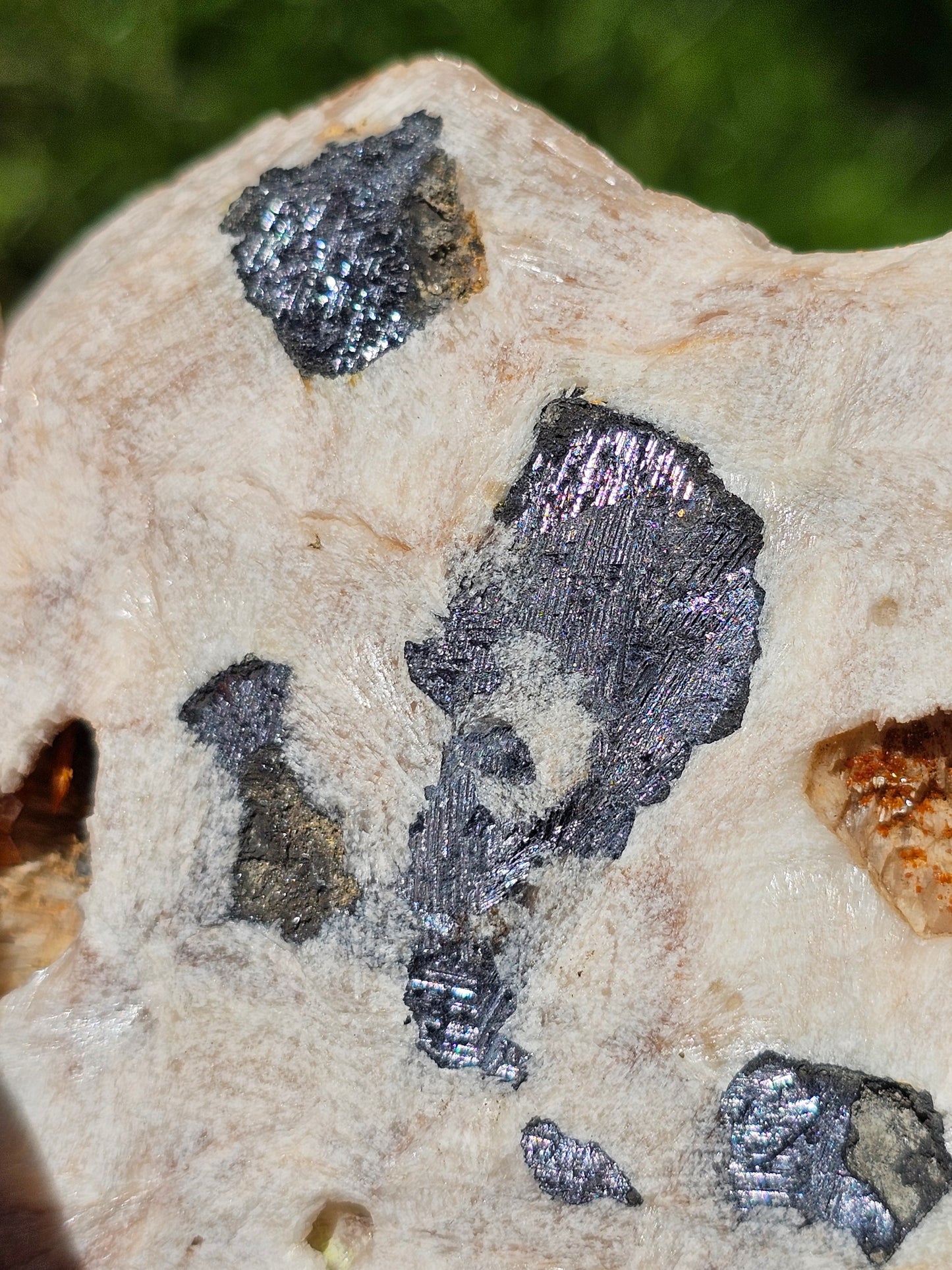 Incroyable Goethite du Maroc avec Baryte, Aragonite et Vanadinite