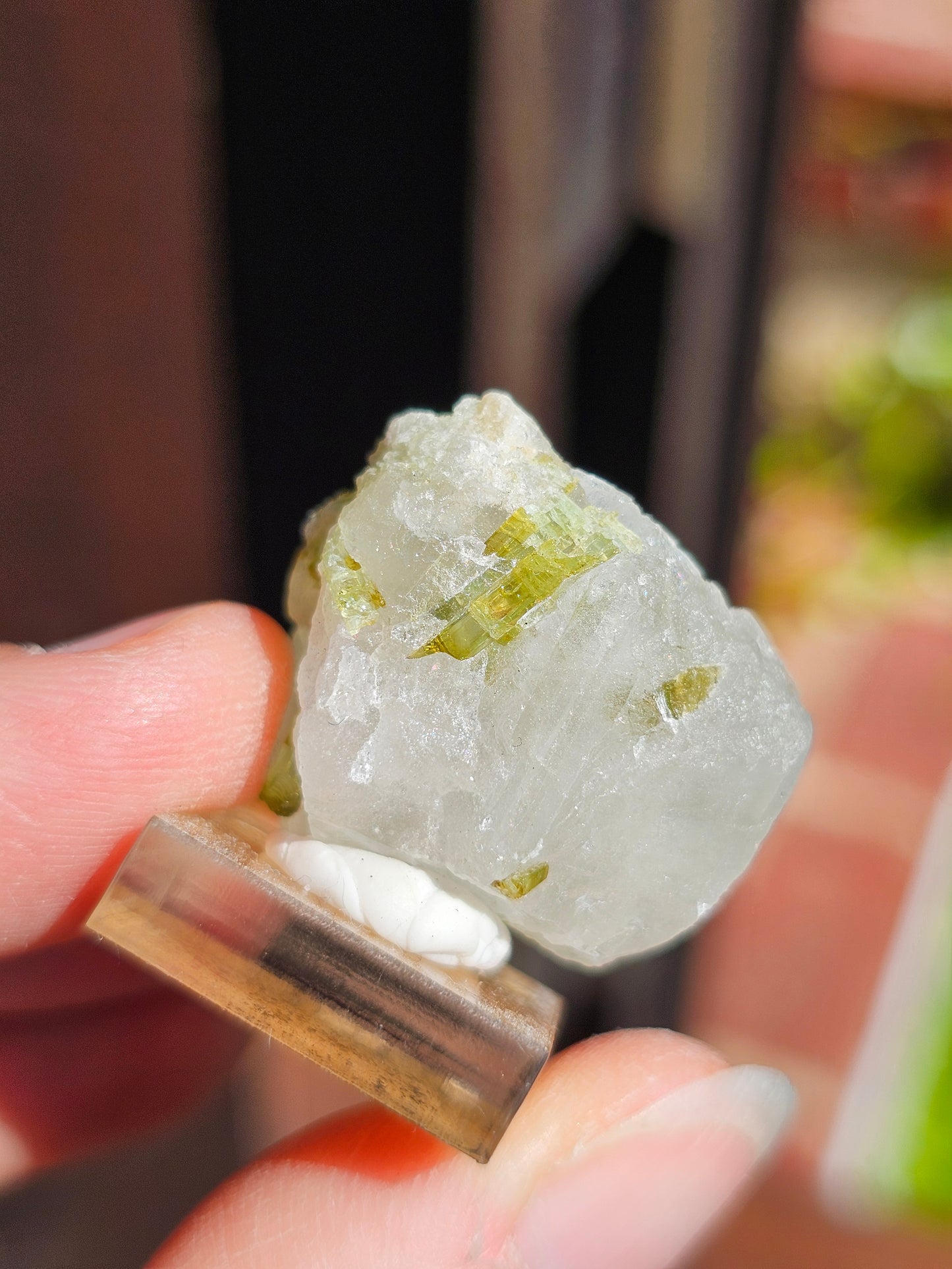 Tourmaline verte sur Quartz T8