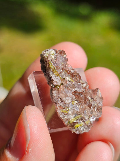 Axinite et Epidote du Pakistan n°2