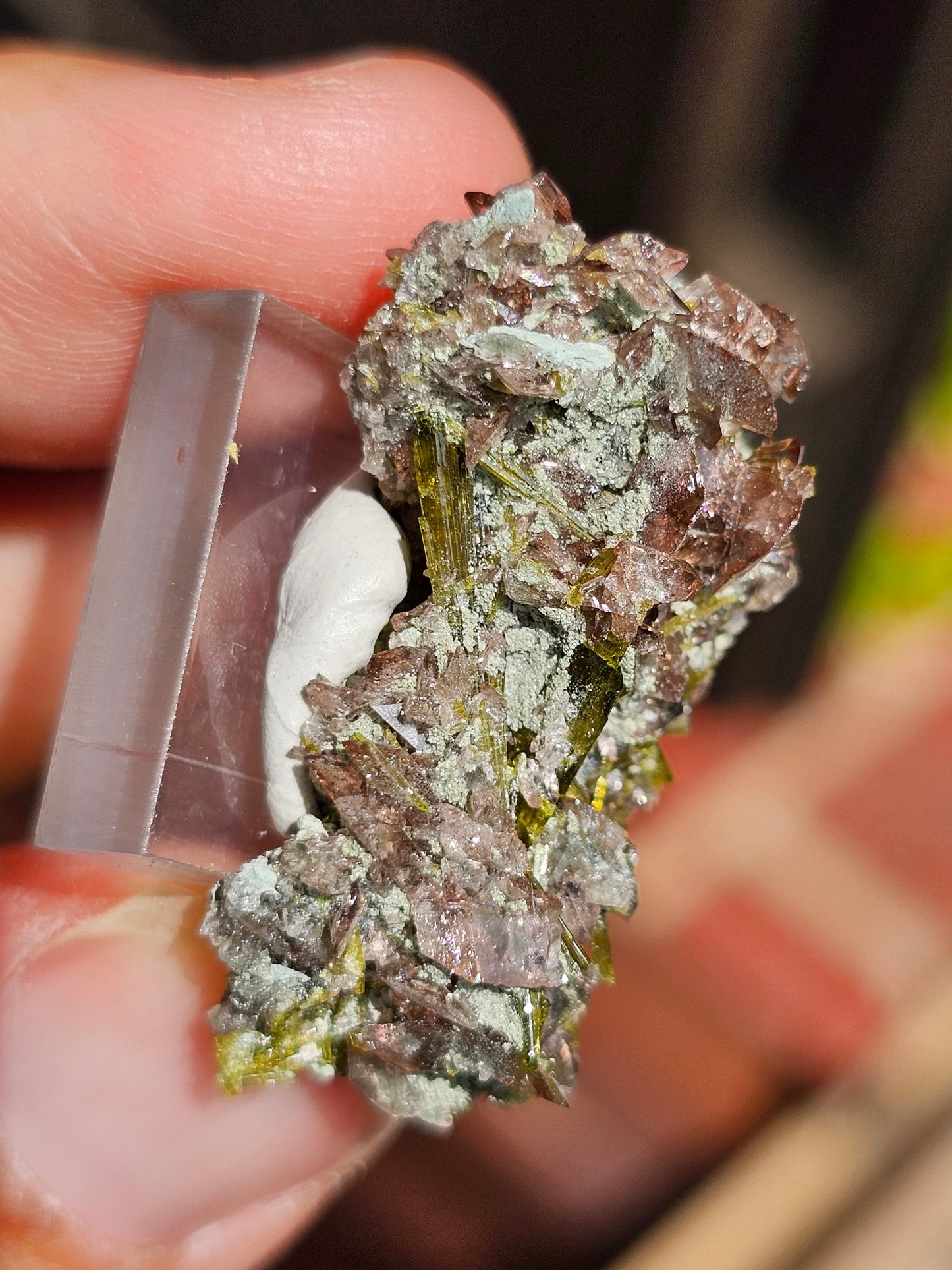 Axinite et Epidote du Pakistan n°3